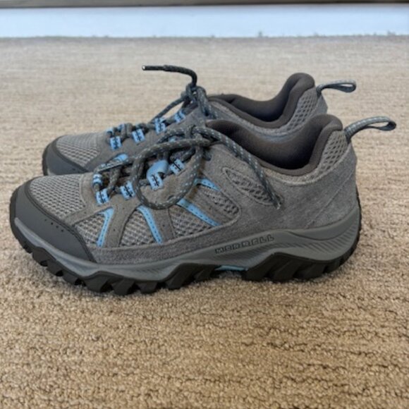 Merrell Women's Moab 3 Hiking Shoes in Perfect Condition - Picture 2 of 7